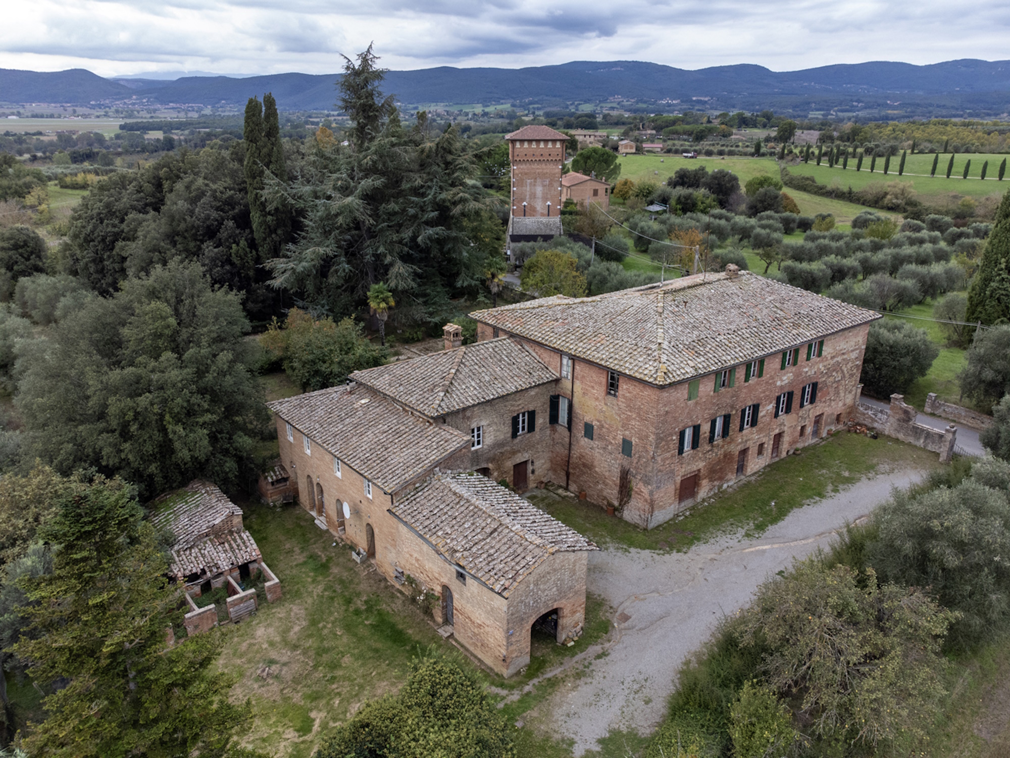 country house hamlet for sale sovicille carpineto barontoli