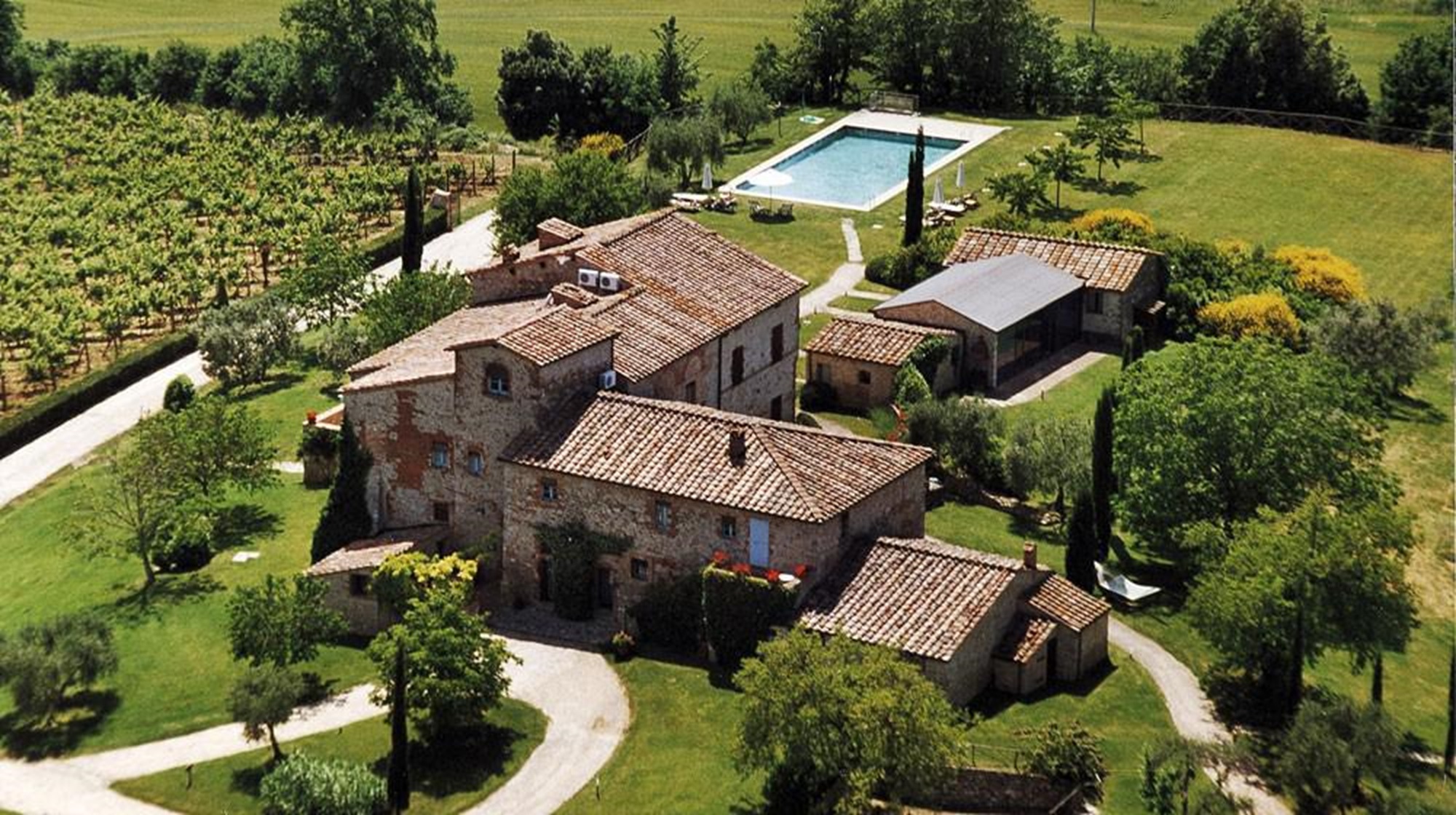 country house hamlet for sale monteriggioni suburbs