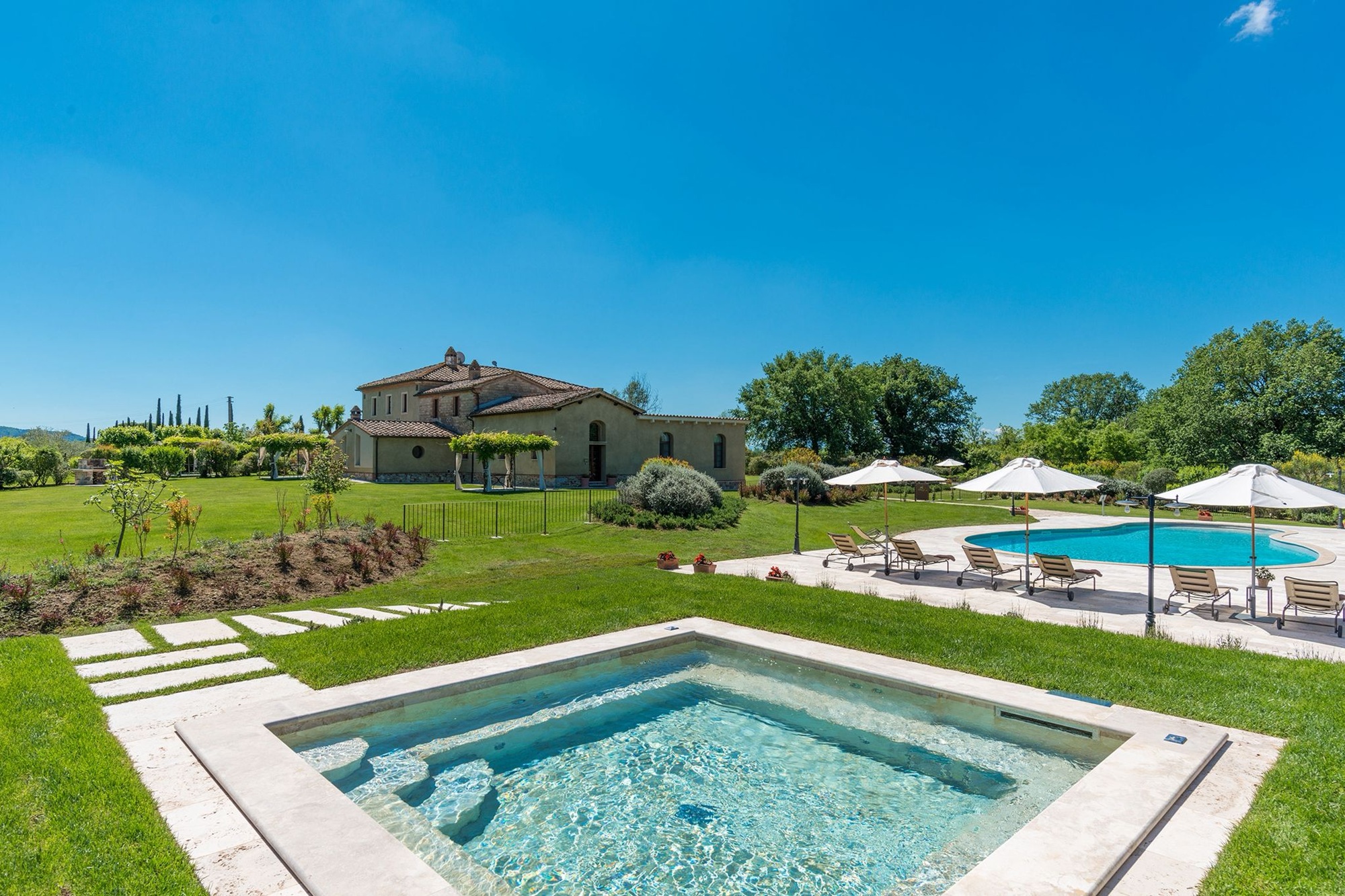 country house hamlet for sale asciano crete senesi