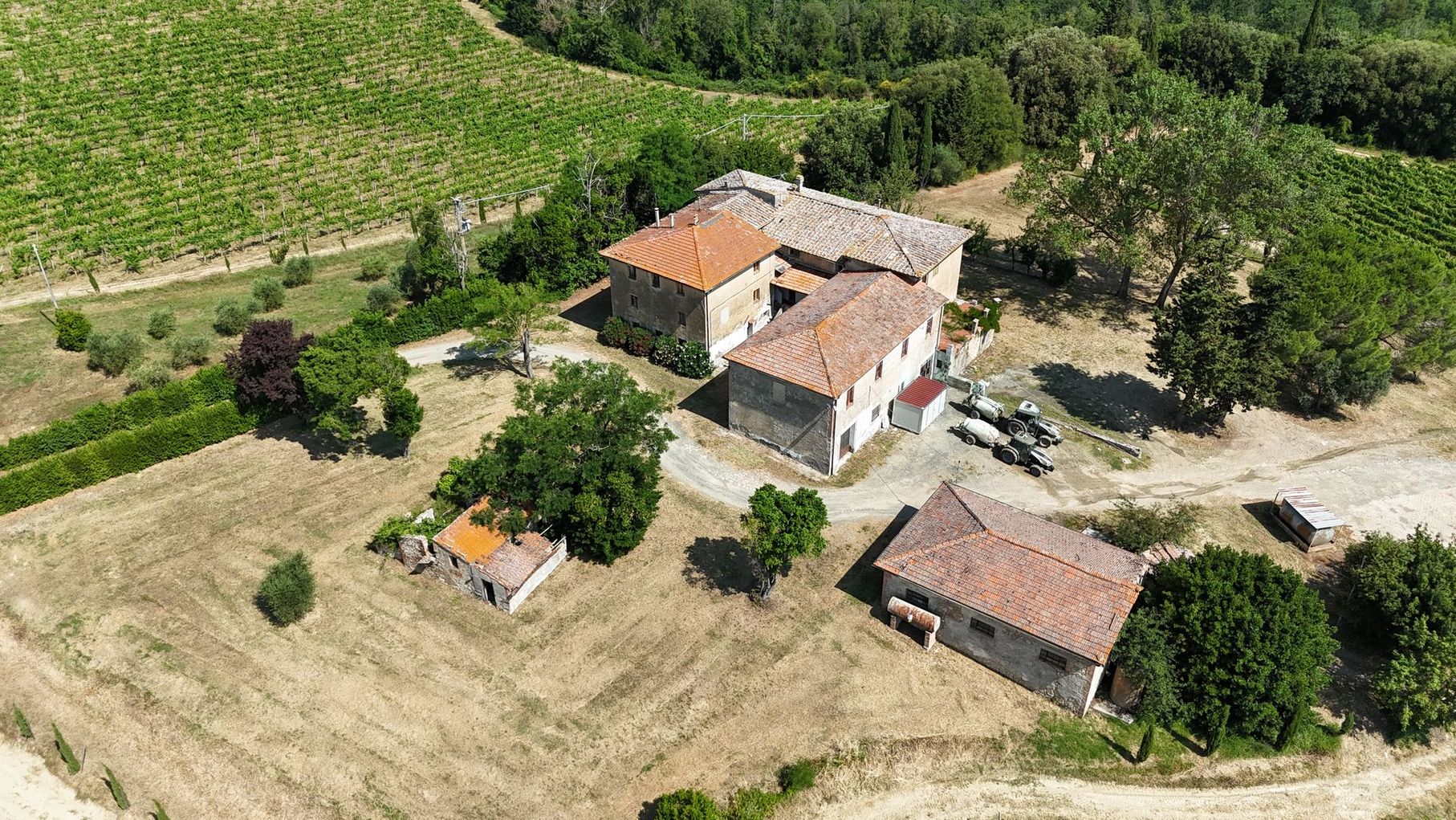farm winery for sale san gimignano suburbs
